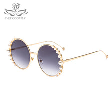Load image into Gallery viewer, D&amp;T 2019 New Luxury Pearl Sunglasses Women