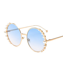 Load image into Gallery viewer, D&amp;T 2019 New Luxury Pearl Sunglasses Women