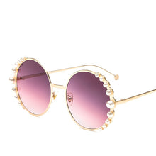 Load image into Gallery viewer, D&amp;T 2019 New Luxury Pearl Sunglasses Women
